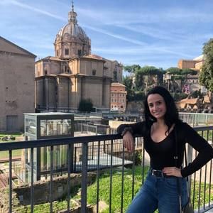 Meet your Posher, Danielle